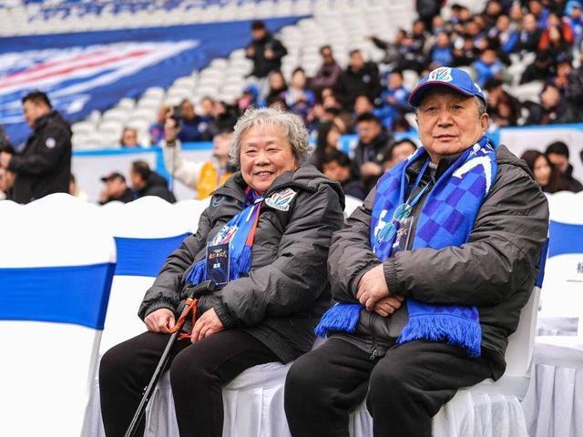 保利体育登录入口-负重前行 绽放申城，上海申花足球俱乐部出征新赛季