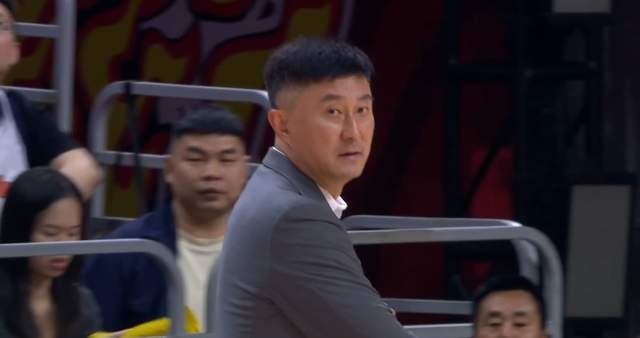 保利体育登录入口-十一冠王为何遭新疆队逆转？杜锋暗批4人，道出输球原因，该醒了