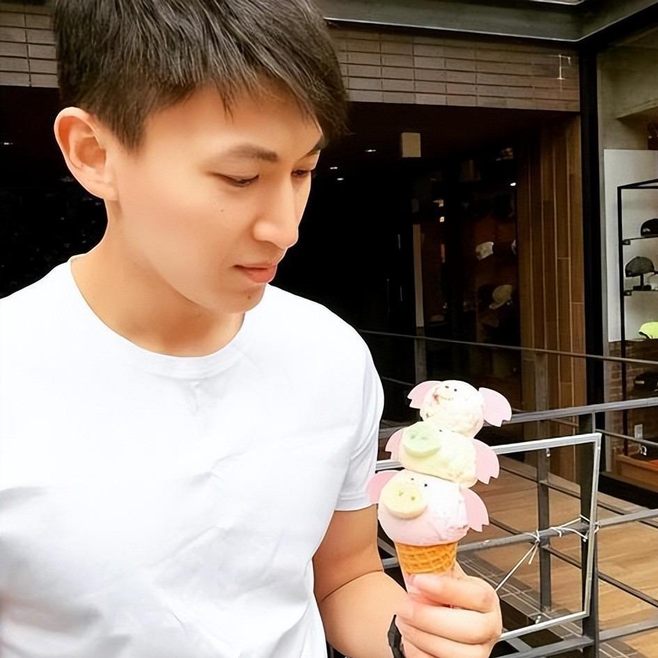 保利体育登录入口-37岁男篮传奇人物：身家早已过亿，打20年拿5冠，是CBA现役常青树