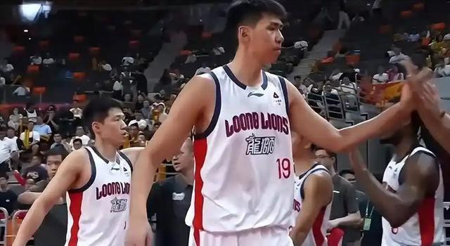 73掀翻11冠王！广东12次失误创新低，主帅临场调整为啥掉链子